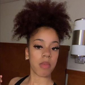 Meet your Posher, Liana